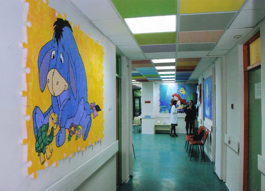Оплемењивање простора дечијег интерног оделења Клинике за интерне болести 2011. године